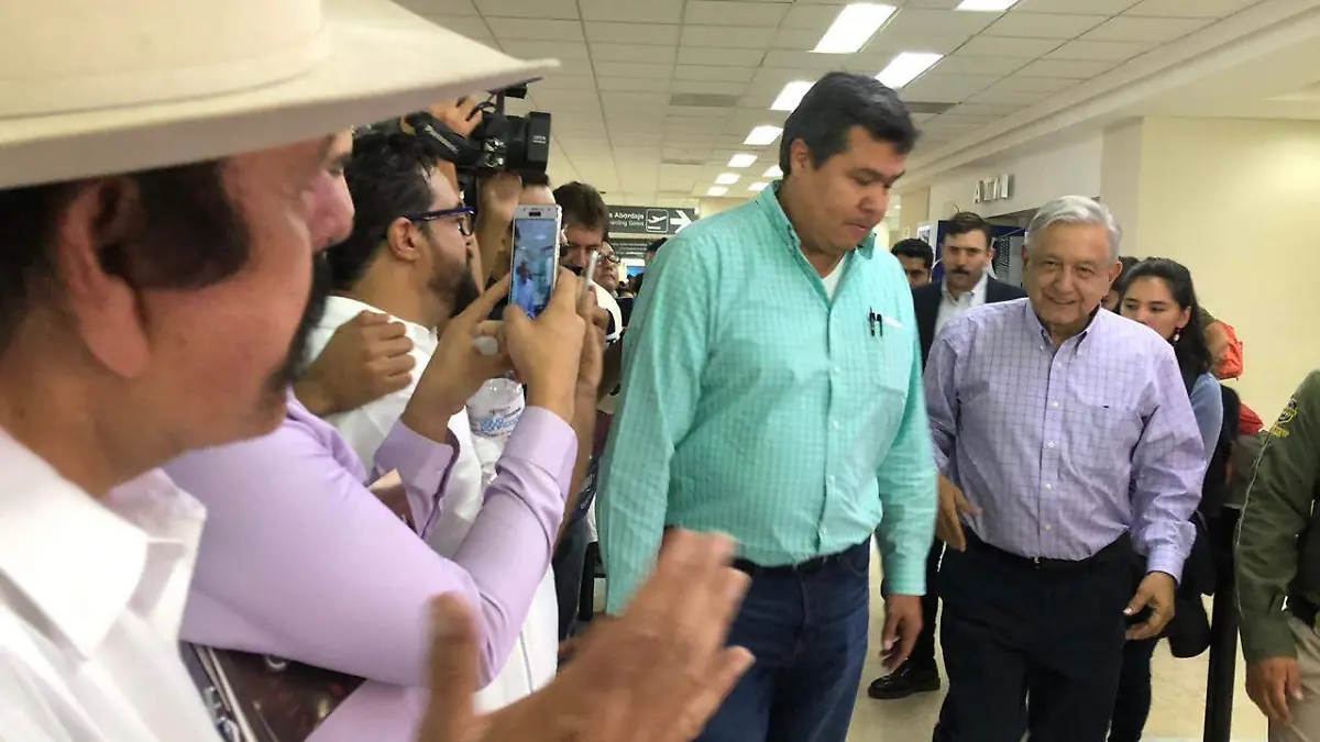 16 Antes de iniciar gira por Durango y Zacatecas estuvo AMLO en Torreón3