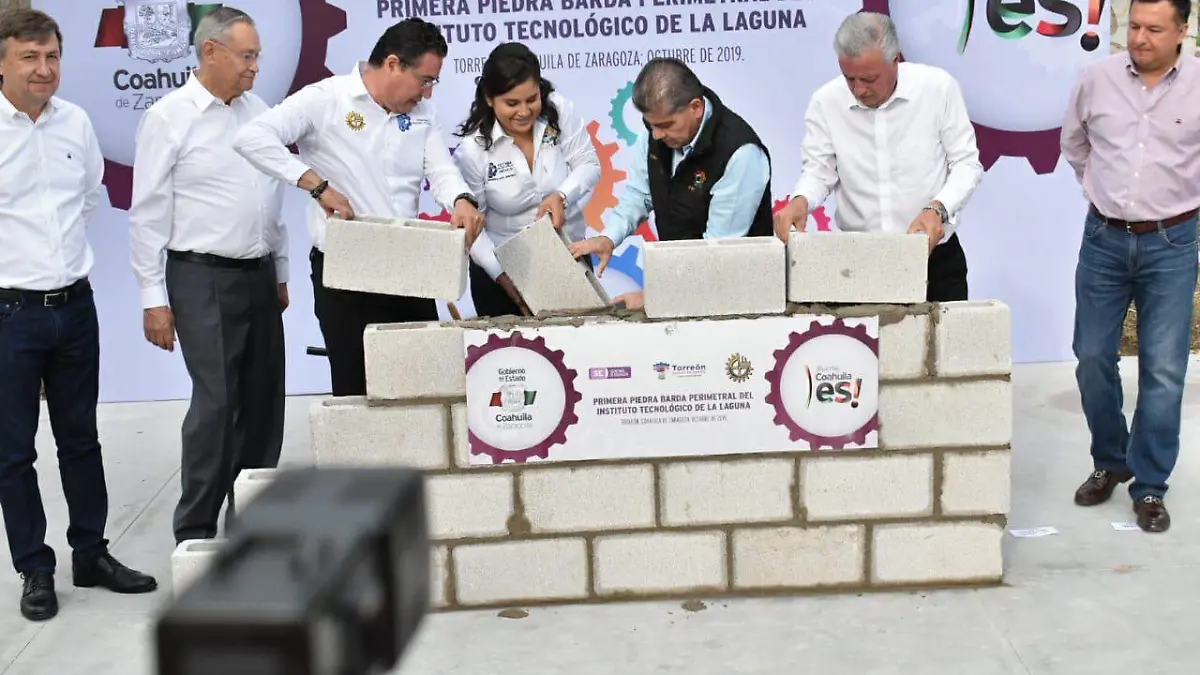 08 Le cumple a su alma máter2