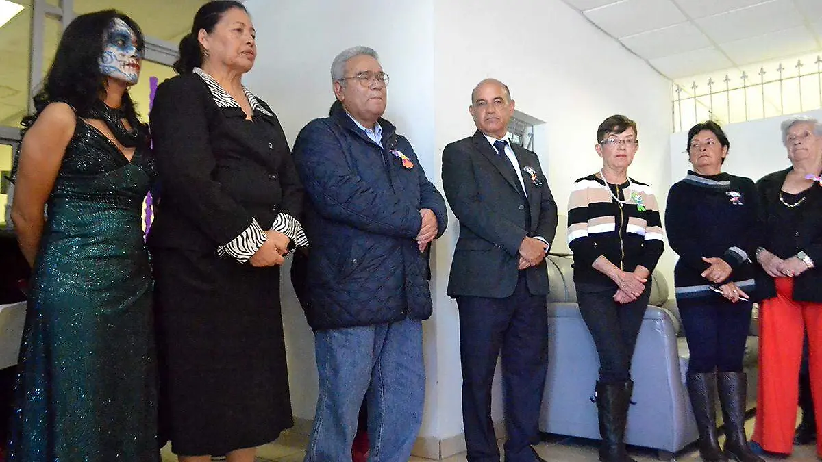 Presentes en homenaje