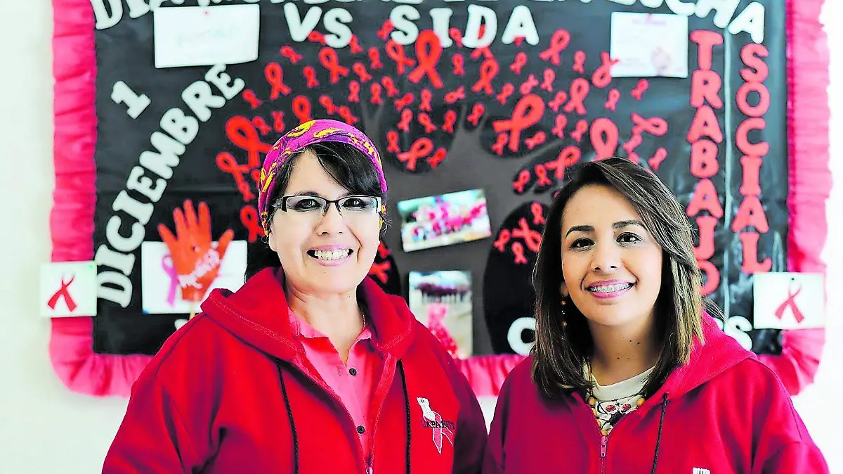 Brenda Ramírez Segovia y Linda Quiñones, psicólogas