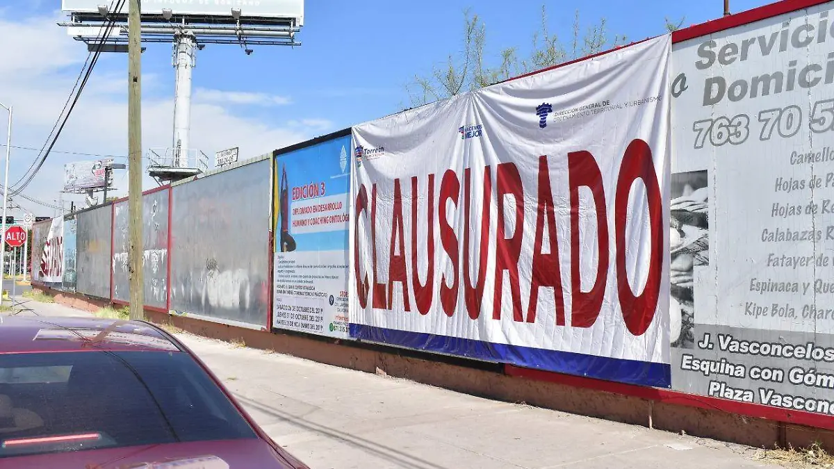 25 No cesa la clausura de anuncios espectaculares irregulares