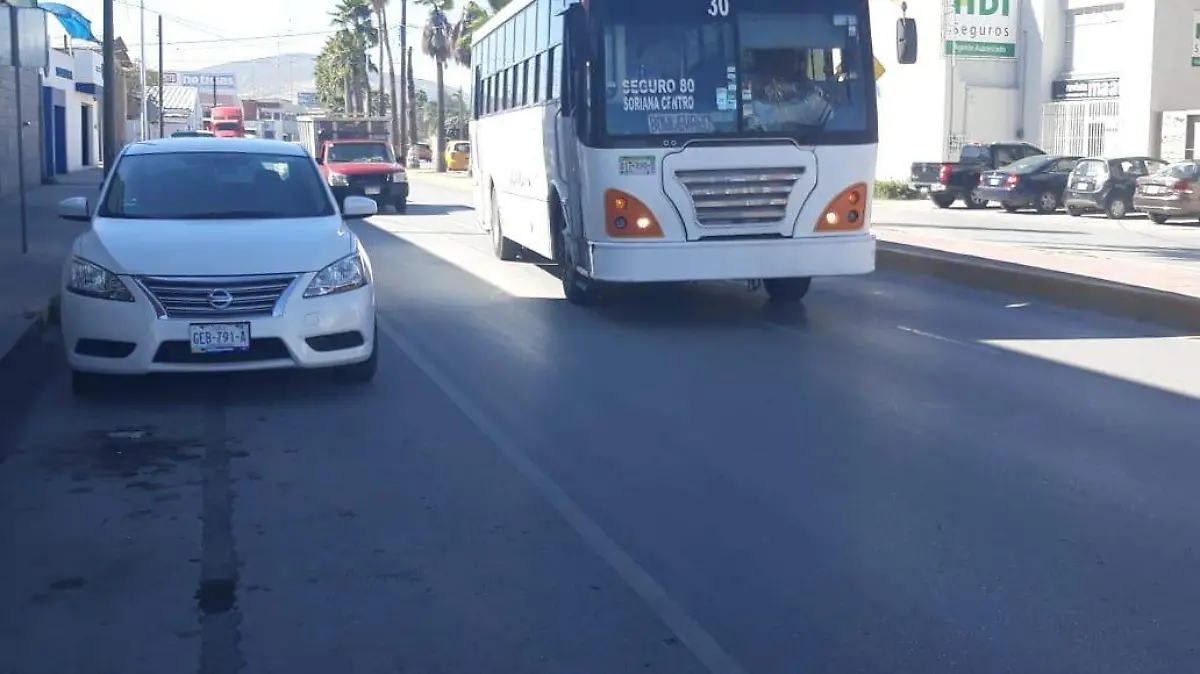 j08 Autobus 1