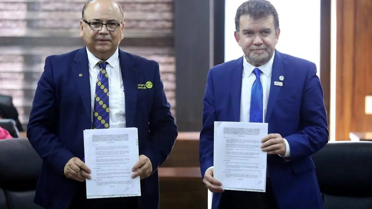 Toman protesta a integrantes de los grupos Interact-UAL y Rotaract-UAL