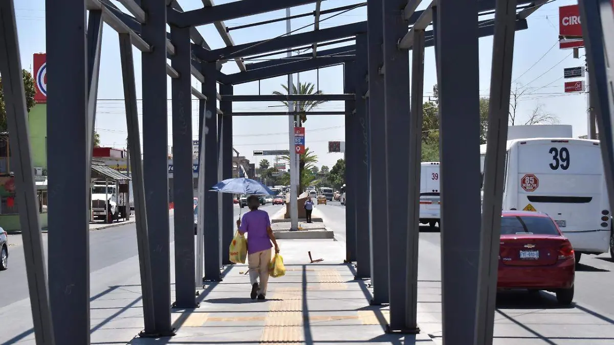 25 METROBUS UN BARRIL SIN FONDO1