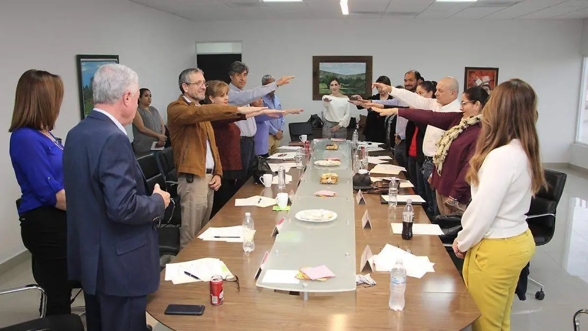 016 Instalan nueva Junta de Gobierno