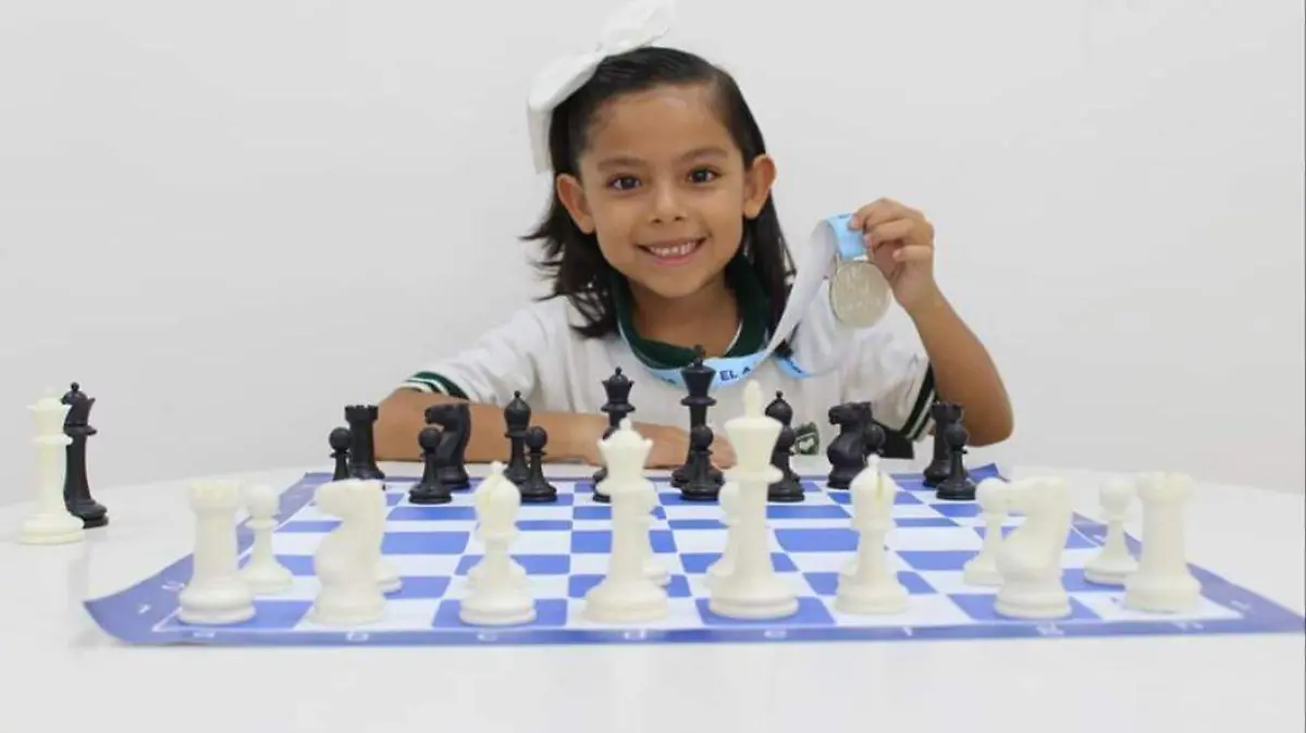 03 Alumna del Colegio Sanford obtiene 2º lugar en Torneo de Ajedrez