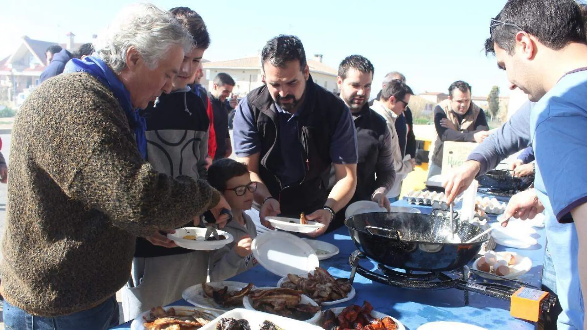 hombres-comida