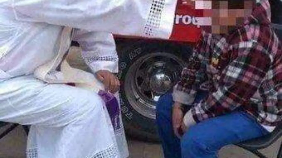 25 Sacerdote ofrece buen fin y rebaja de 100