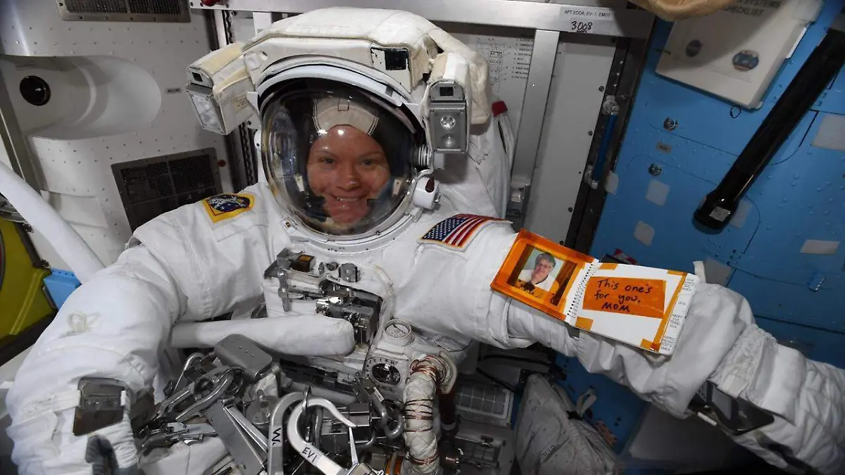 DEBANHI1  Sobrevive la cuarentena, sé un astronauta desde tu casa 1