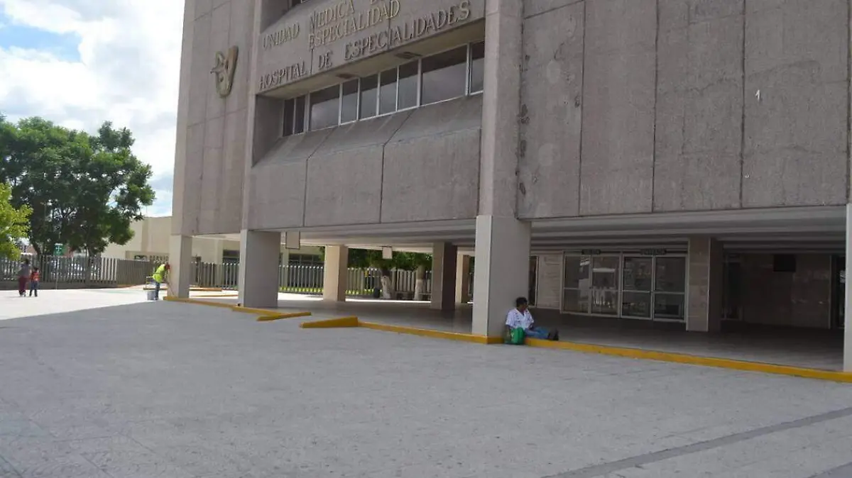 11 WEB   Atropellan a mujer afuera de la clínica 71