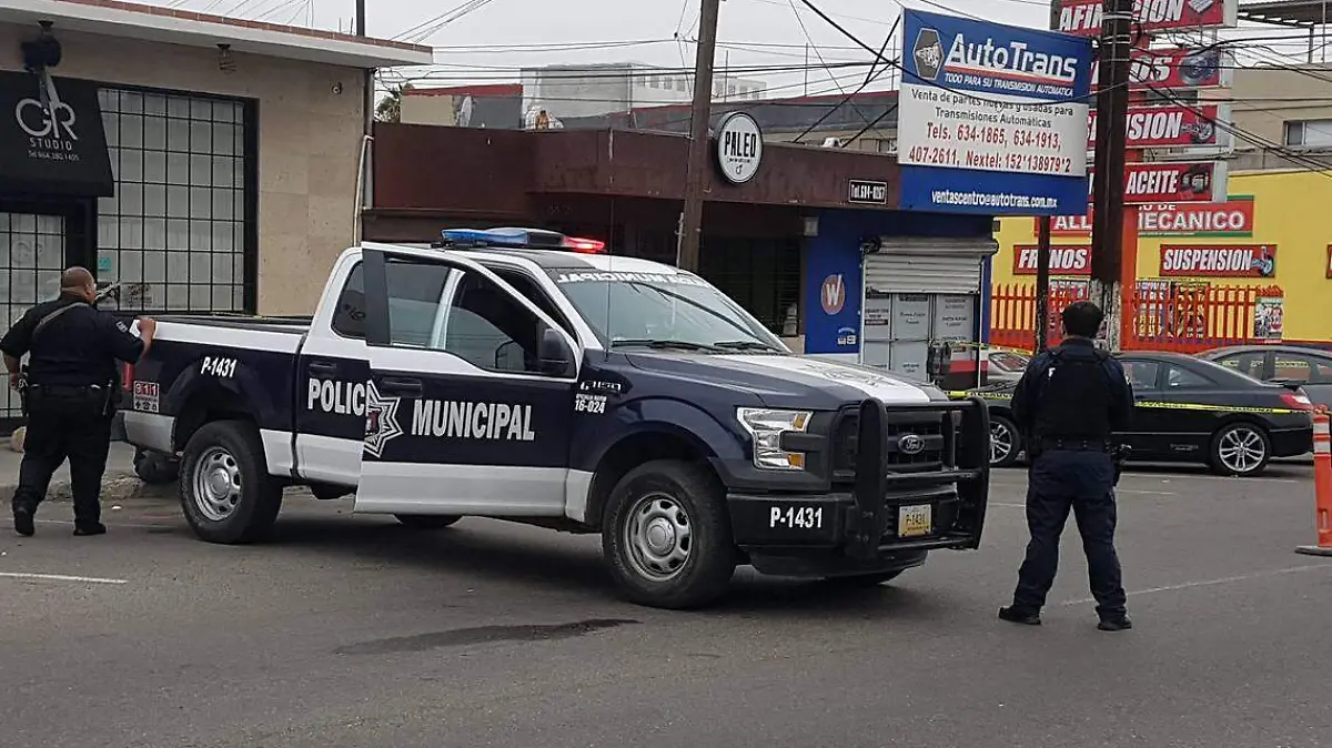 08 Lo balean para robarle el carro