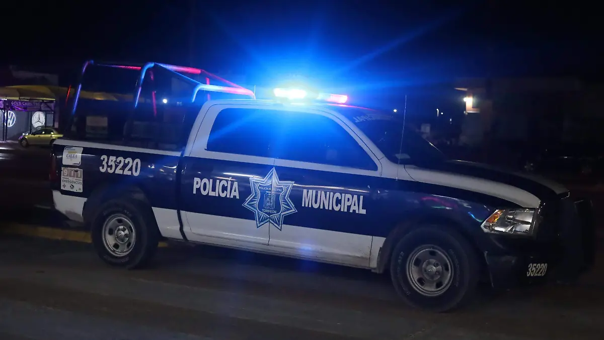 POLICIA TORREON DE NOCHE  (5)
