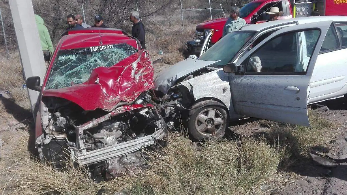 06 MIGUEL  Mueren dos personas en aparatoso accidente automovilístico
