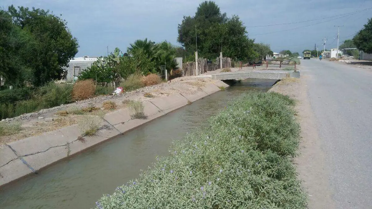 canal_de_riego_2