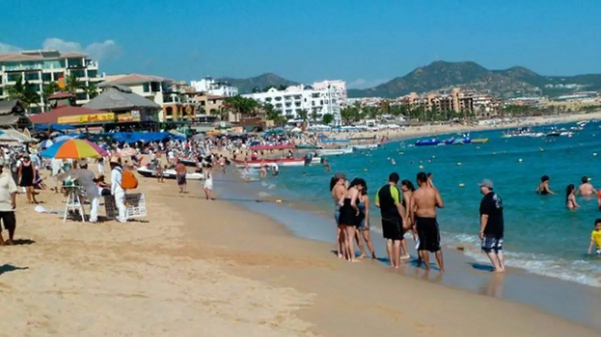 12 WEB Ciudades en México ya cierran bares y playas por temor a Covid-19