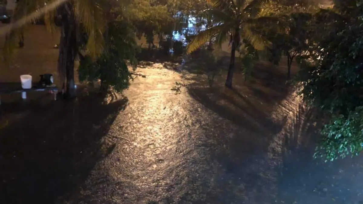 01 Amanece Mazatlán bajo el agua2