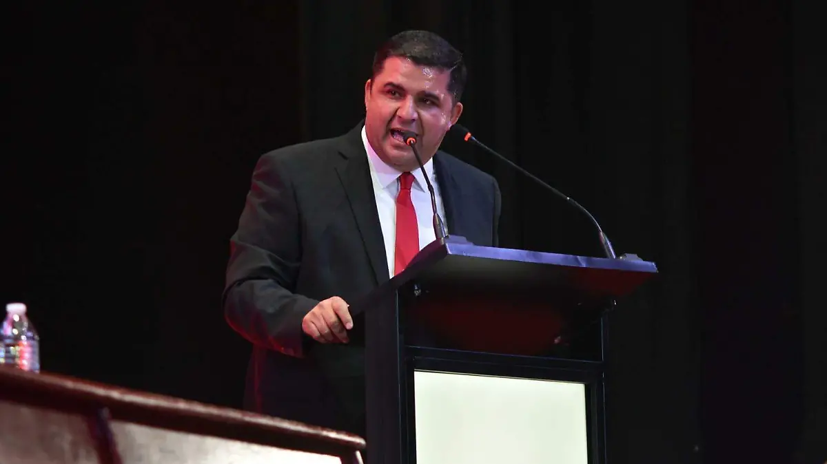 Homero  Martínez