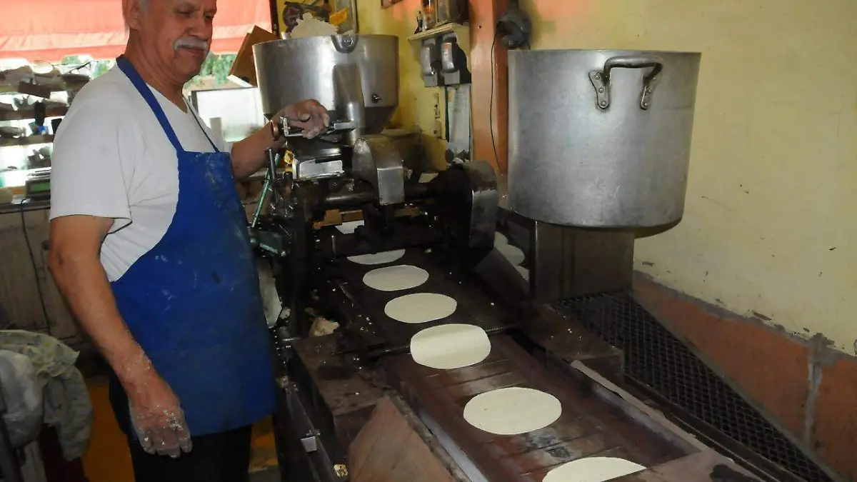 26 Tienen cinco años entre 11 y 13 pesos2