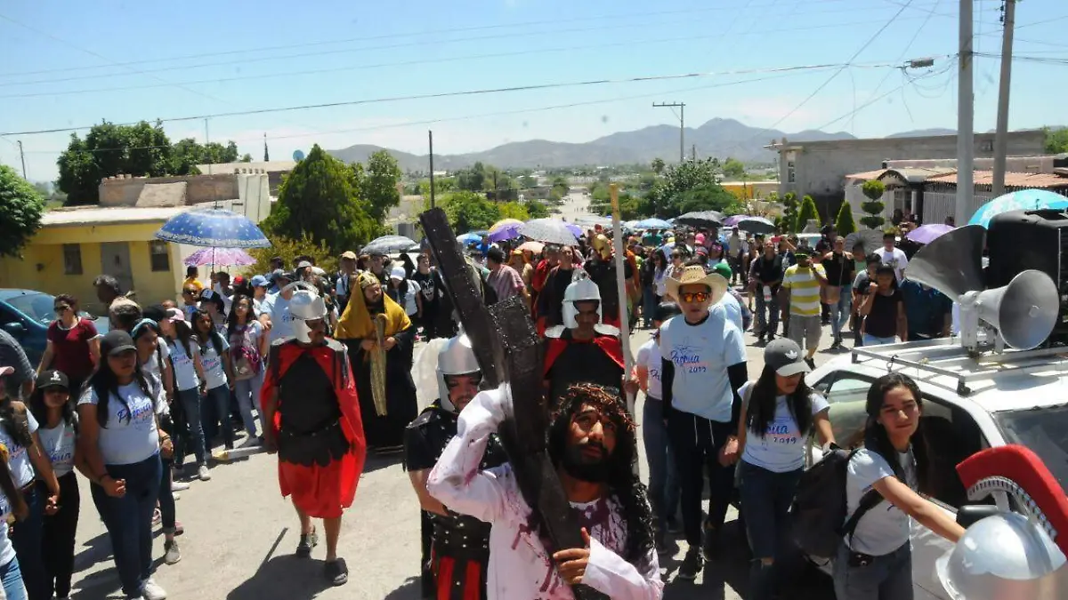 ROBERTO 2 Integrantes del grupo ‘Camino a la Cruz’ se unieron a la cadena de oración