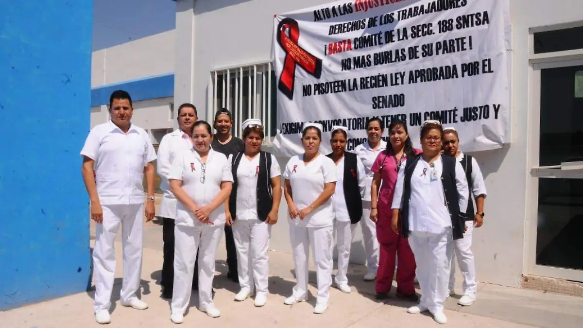 10 Protestan trabajadores del Hospital General en Lerdo