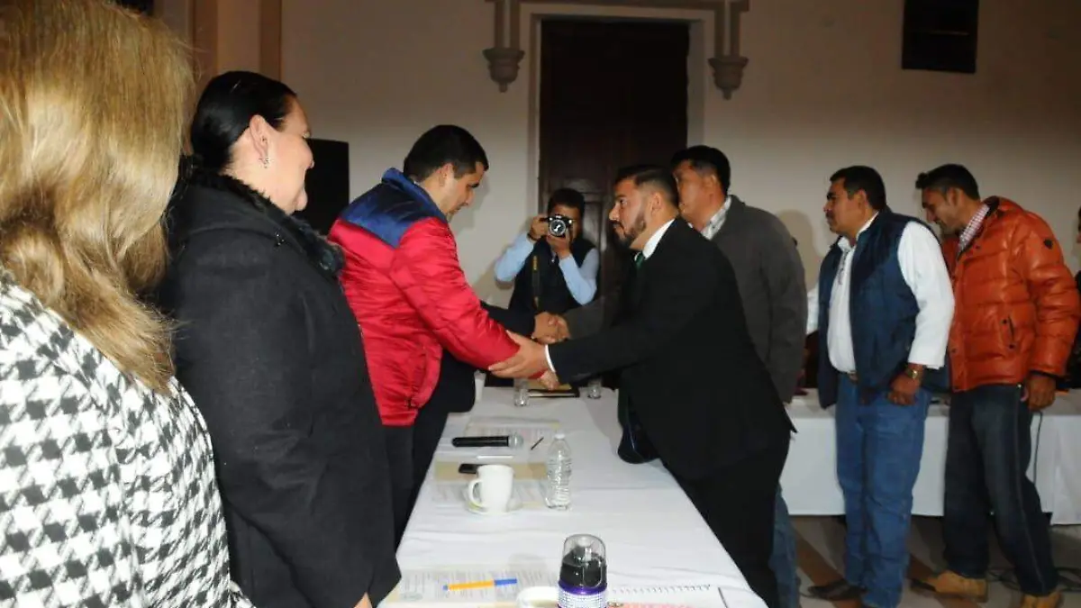 16 Rinden protesta presidentes de villa de Lerdo