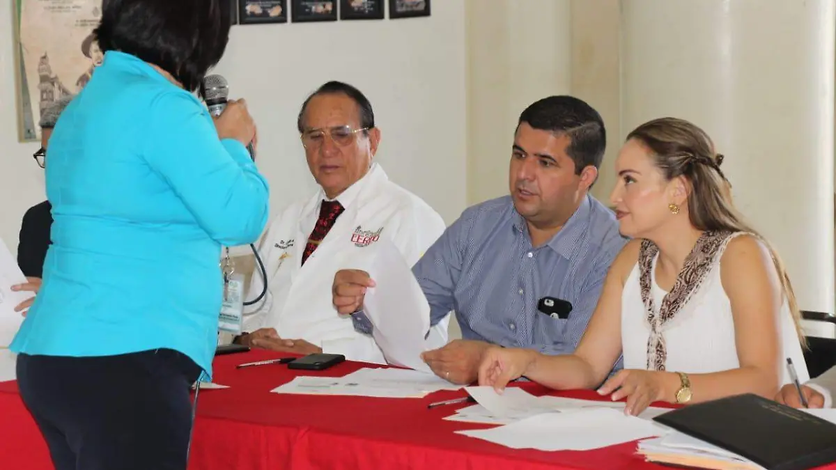 Susy Torrecillas de Martínez y Homero Martínez