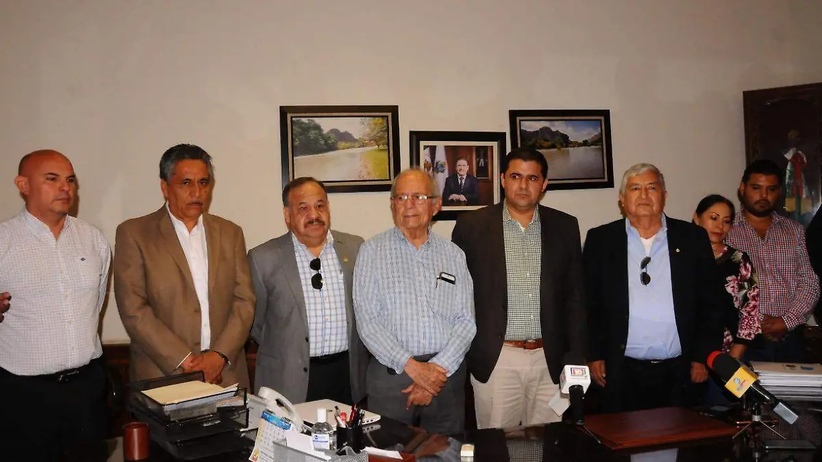 22 Homero Martínez agradece