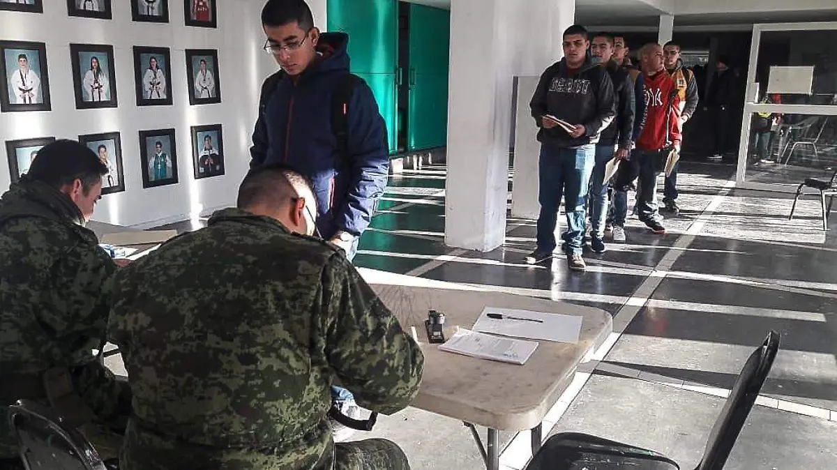 09 Inician jóvenes categoría 2002 trámite para su cartilla militar