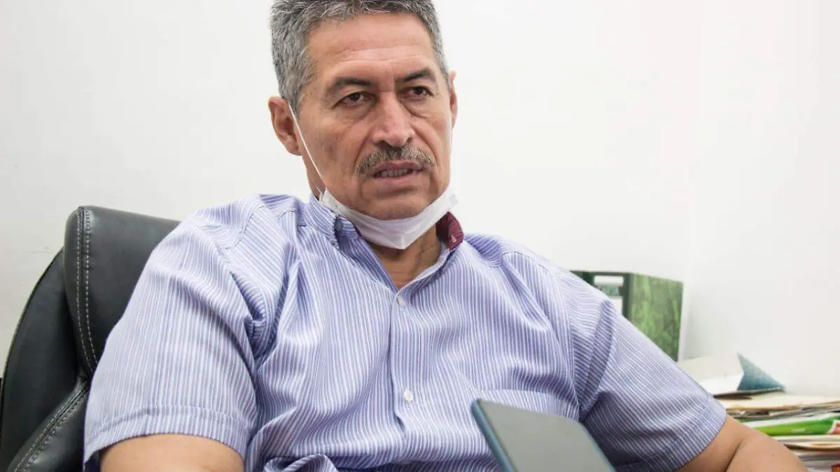 30 ROBERTO  Se trabaja con el menor número de personal en el ayuntamiento