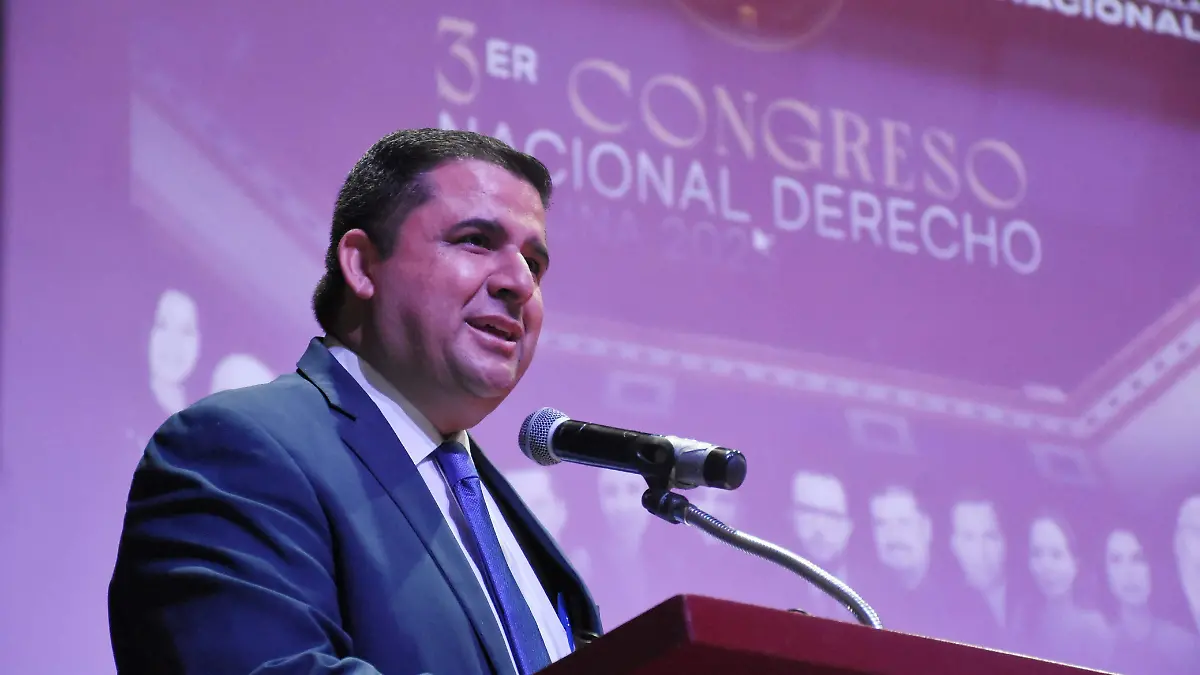 Homero Martínez asiste al tercer congreso