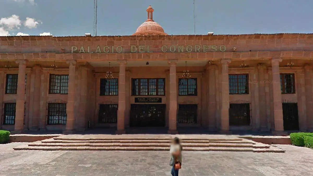 18 Cada diputado local cuesta 7
