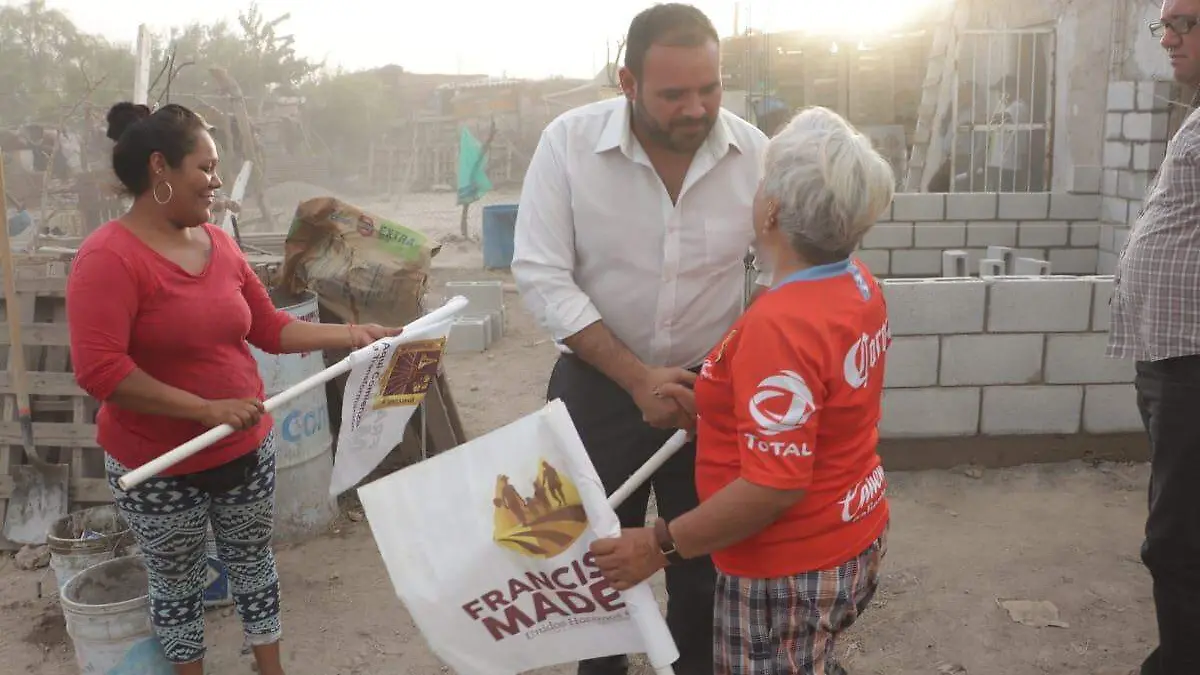 09 INICIA CONSTRUCCIÓN DE CUARTOS CONTRA EL HACINAMIENTO EN FIM1