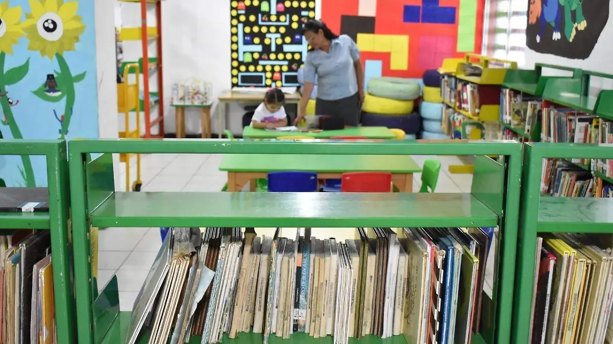 42 SERGIO Préstamos de libros a domicilio