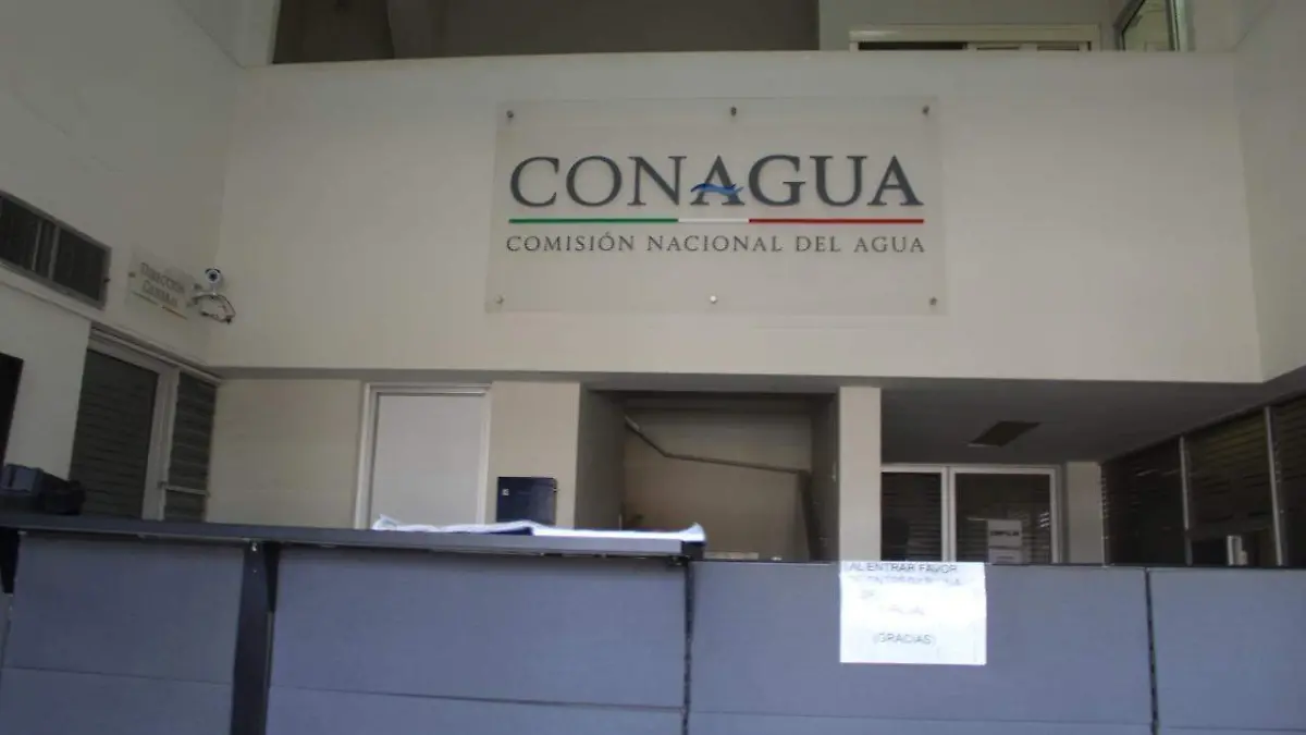 32 COBIAN 7 A puerta cerrada funcionarios en Conagua