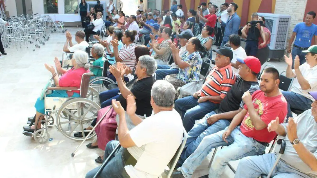 02 Benefician a más de 100 Sampetrinos con Aparatos Ortopédicos3