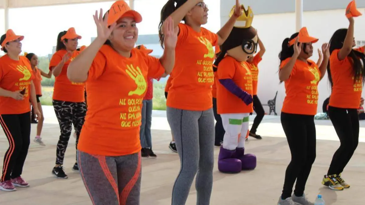 18 En San Pedro conmemoran Día Naranja con bailaton