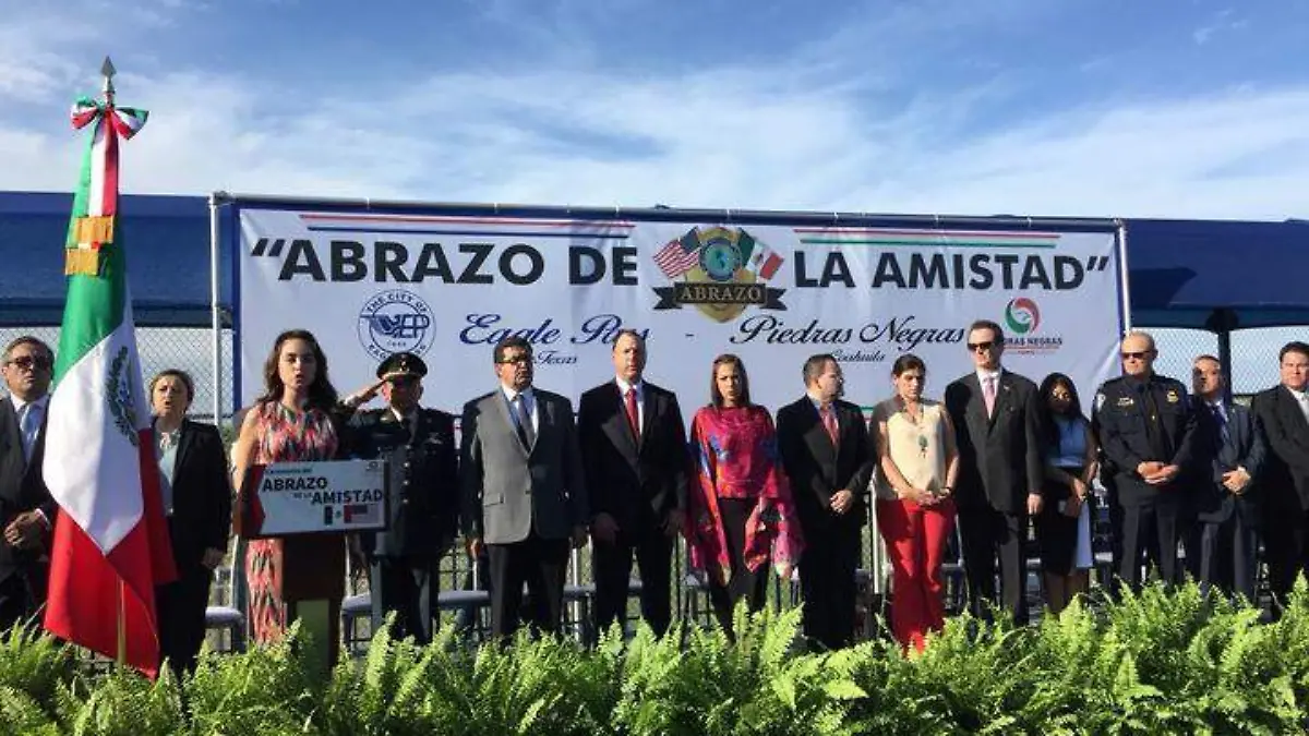 18 Organizan festejo de la amistad a medio Puente Internacional