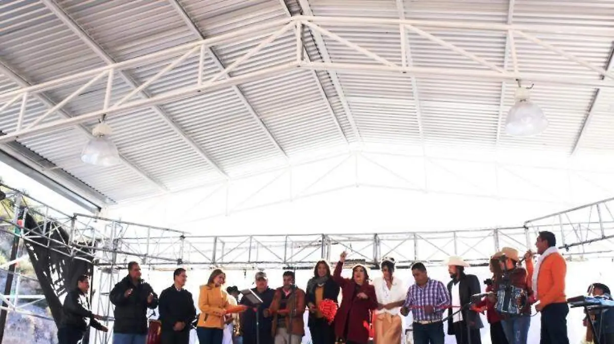 alcaldesa hizo entrega de un domo