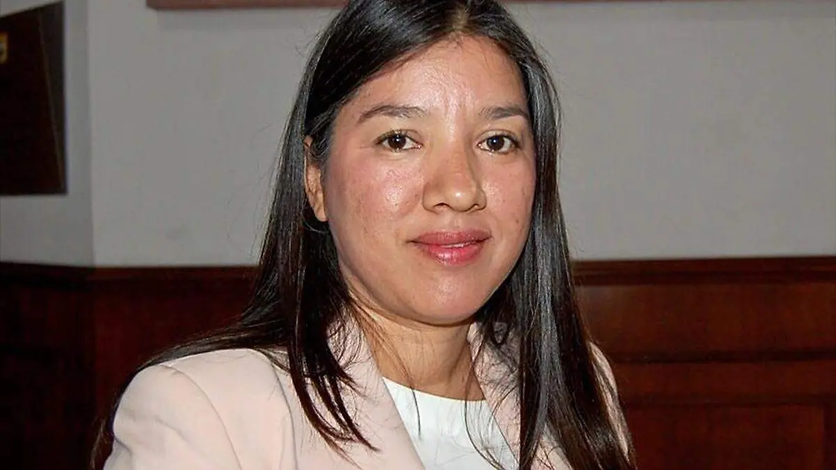 j09 Claudia Isela Ramírez 1