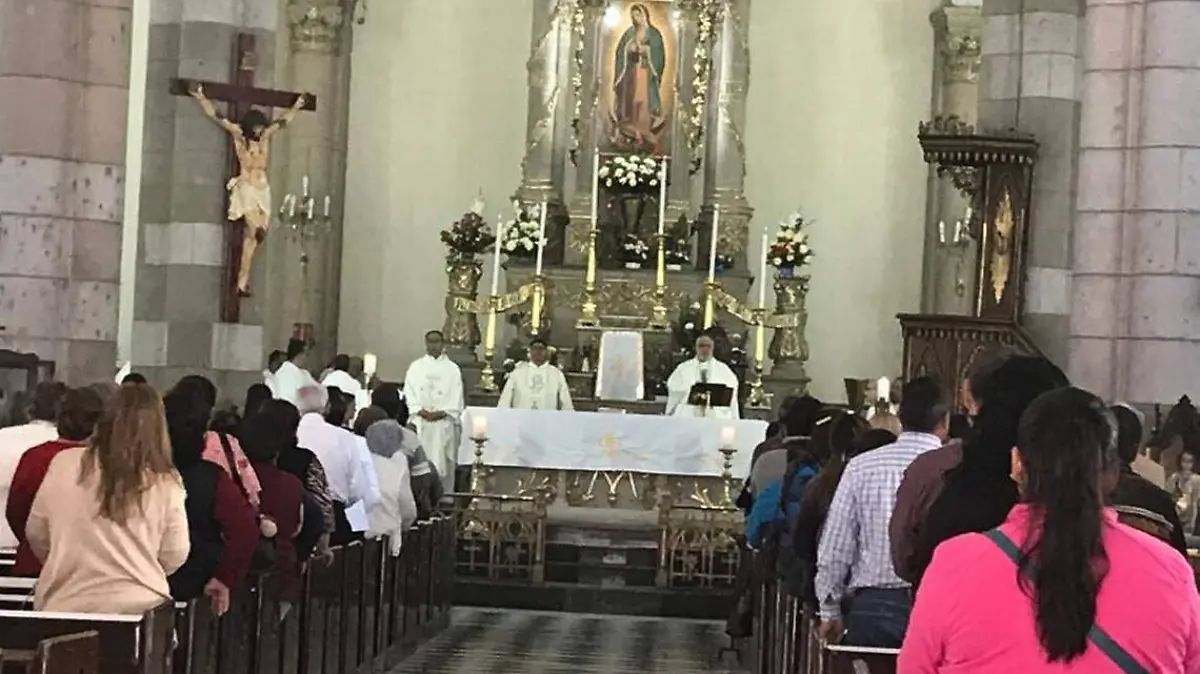 25 cobian IGLESIA ORDENA SUSPENDER MISAS
