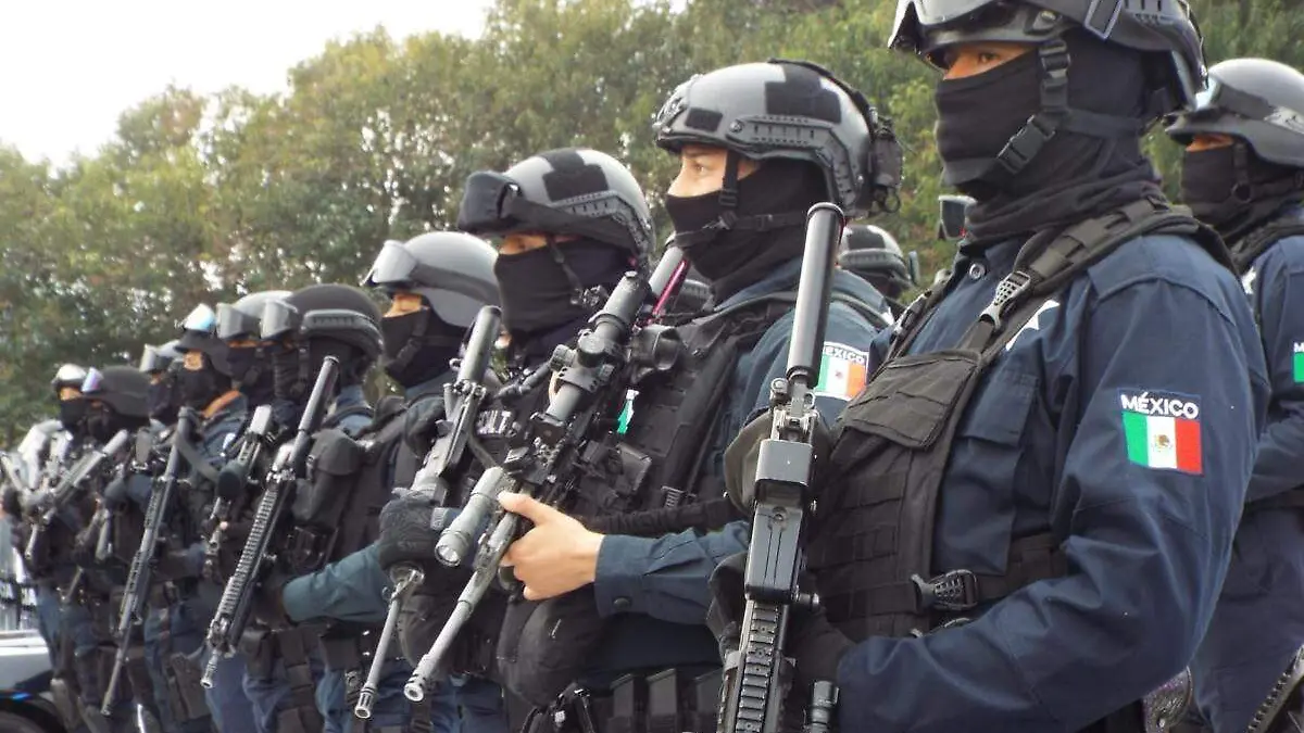 policías
