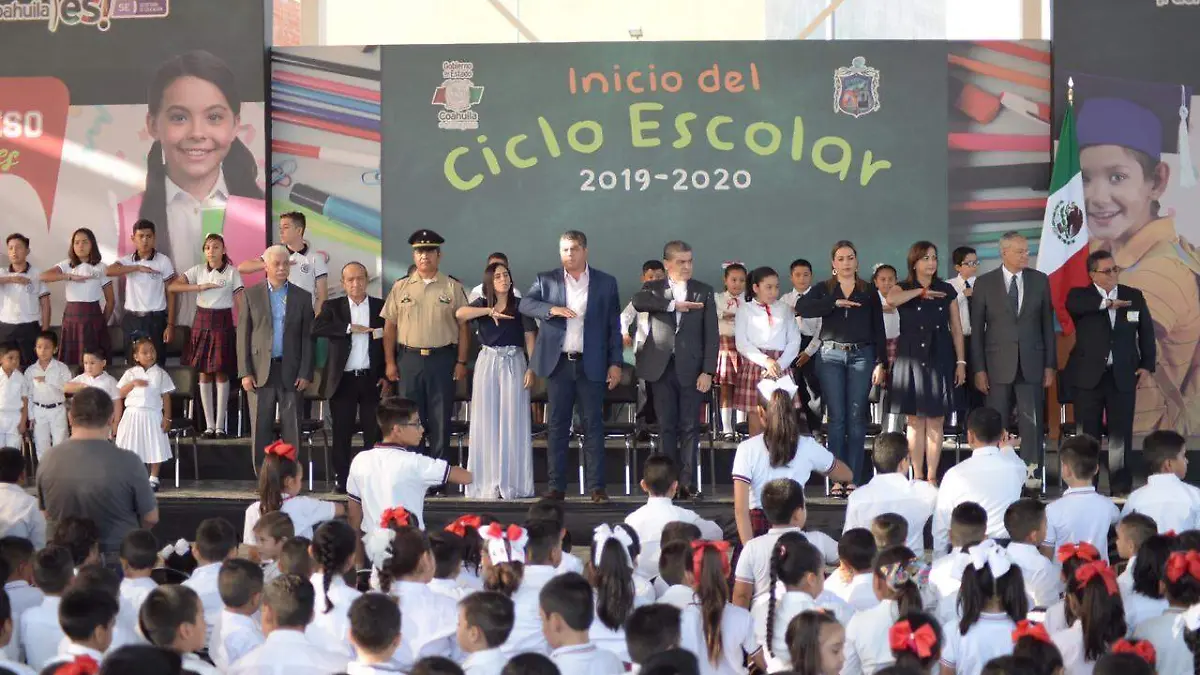 Miguel Ángel Riquelme Solís regreso a clases
