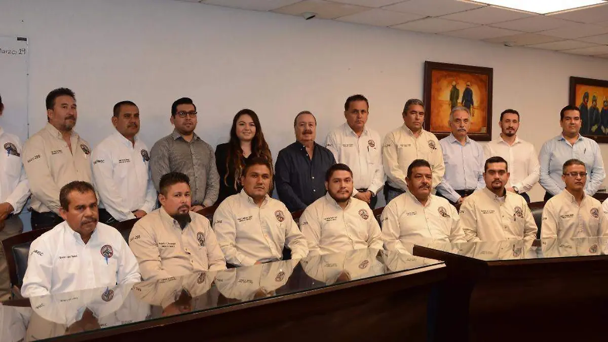 31 Inicia AHMSA revisión de contrato con seccion 288 del sindicato Democrático