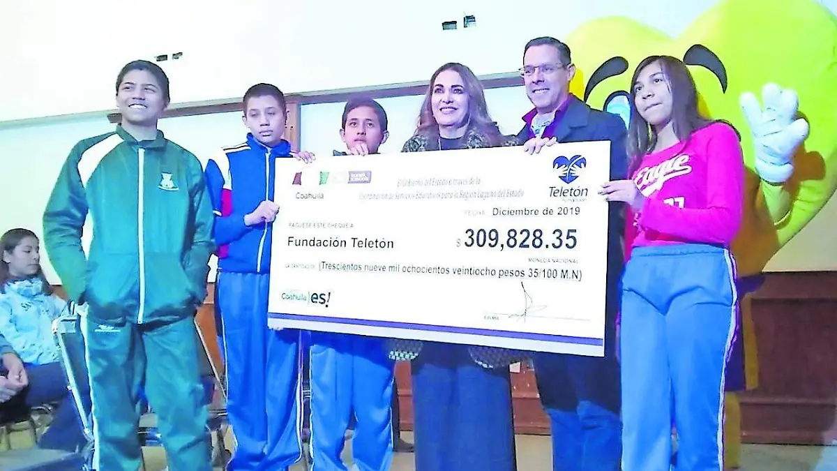 19 Donan estudiantes más de 300 mil pesos al Teletón