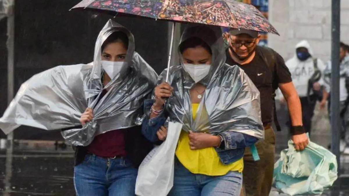 Frente Frío 44 entrará hoy a México y traerá fuertes vientos y chubascos