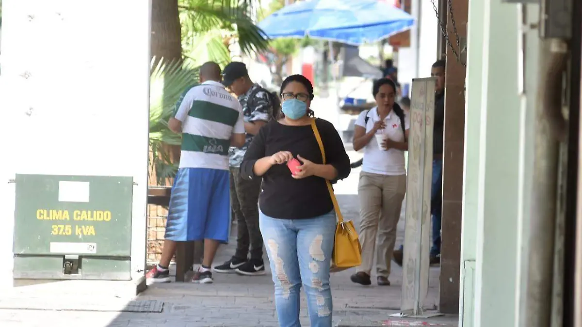 MARCELA6  Intensifican Acciones Sanitarias en el Área Comercial