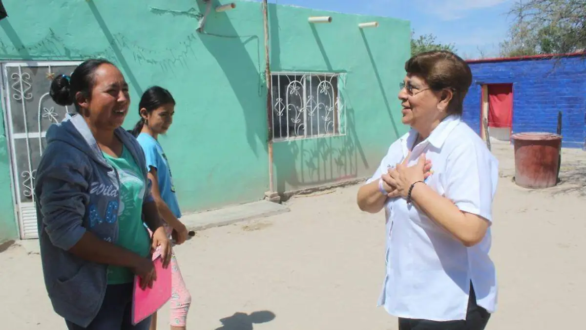 MARCELA 3  Inicia Alcaldesa Dra. Paty Grado entrega de apoyos a familias