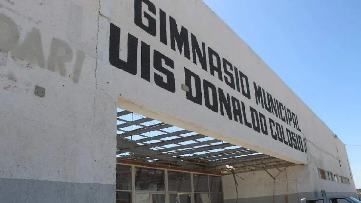 MARCELA 5 Sigue la Remodelación del Gimnasio Luis Donaldo Colosio