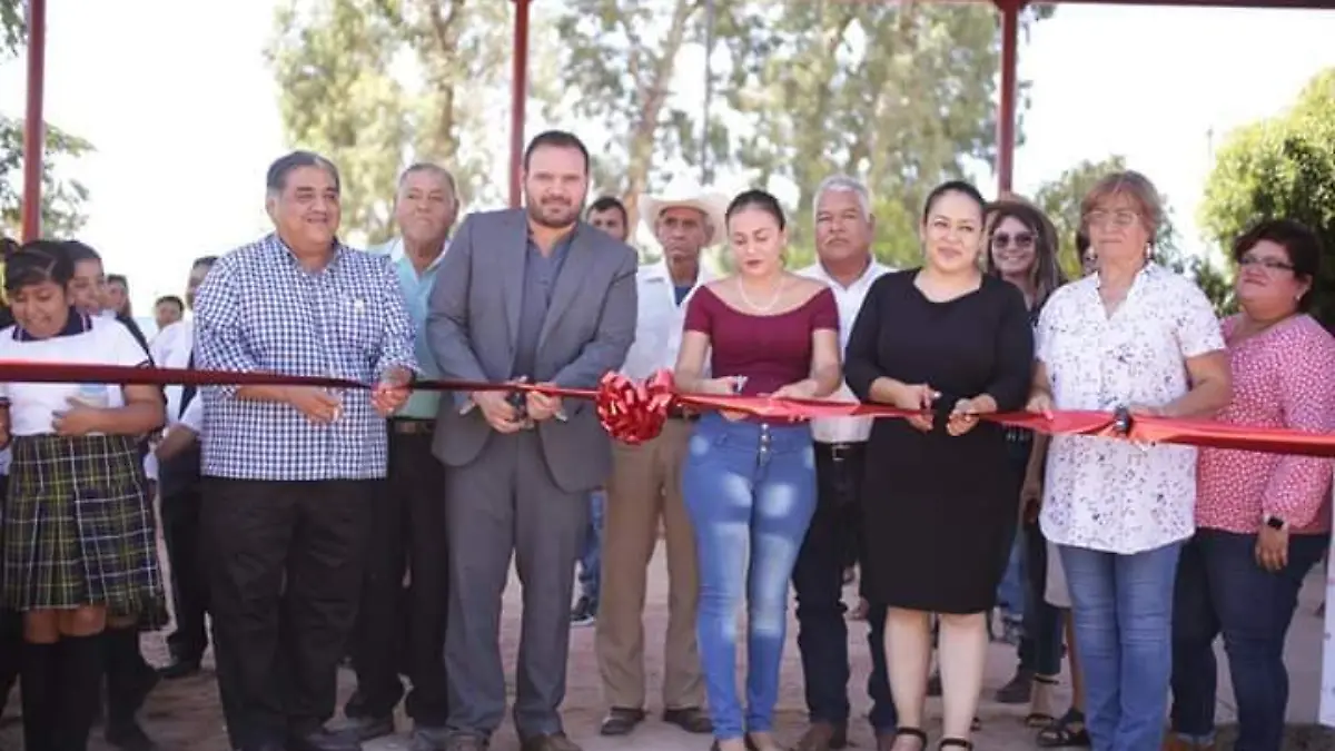 05 LISTA LA TECHUMBRE EN PRIMARIA DEL EJIDO BANCO DE LONDRES DE FIM2