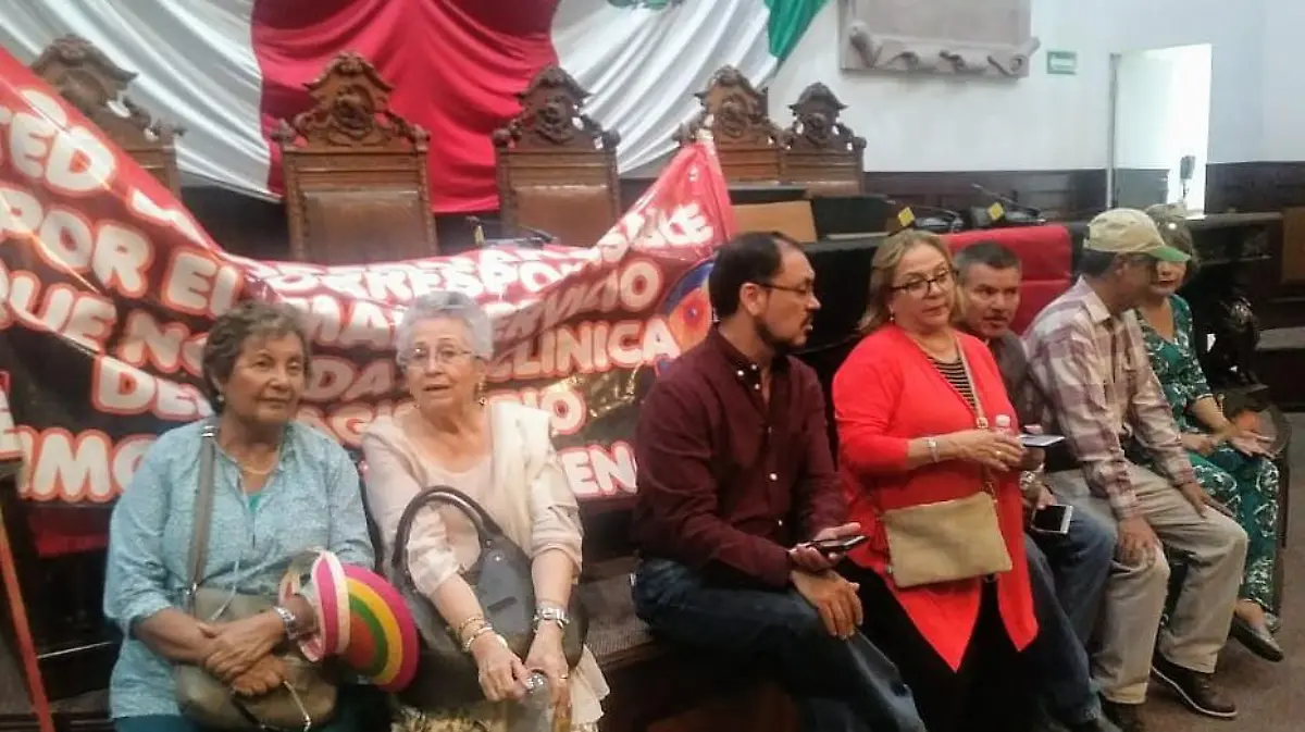 j12 plantón congreso2